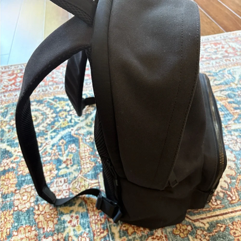 lululemon athletica Black Minimalist Backpack